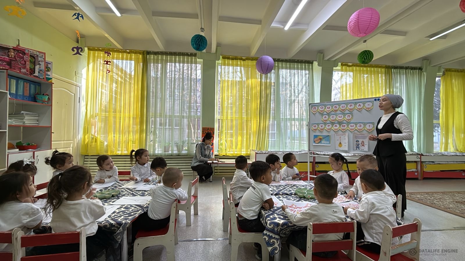 "Домбыра асыл мұрамыз!" ортаңғы "Ботақан" тобы    Тәрбиеші: Курбанова А.Ж